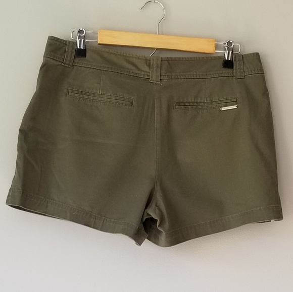 4" NY& CO shorts - Picture 2 of 5